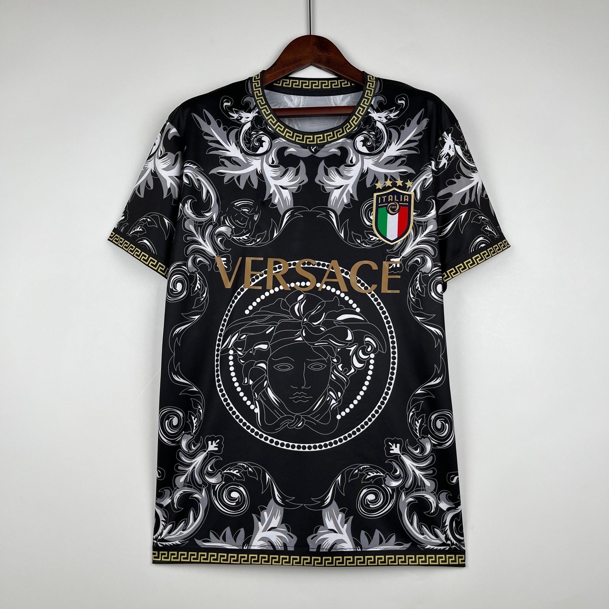 Italie Concept Noir Doré 2023 2024